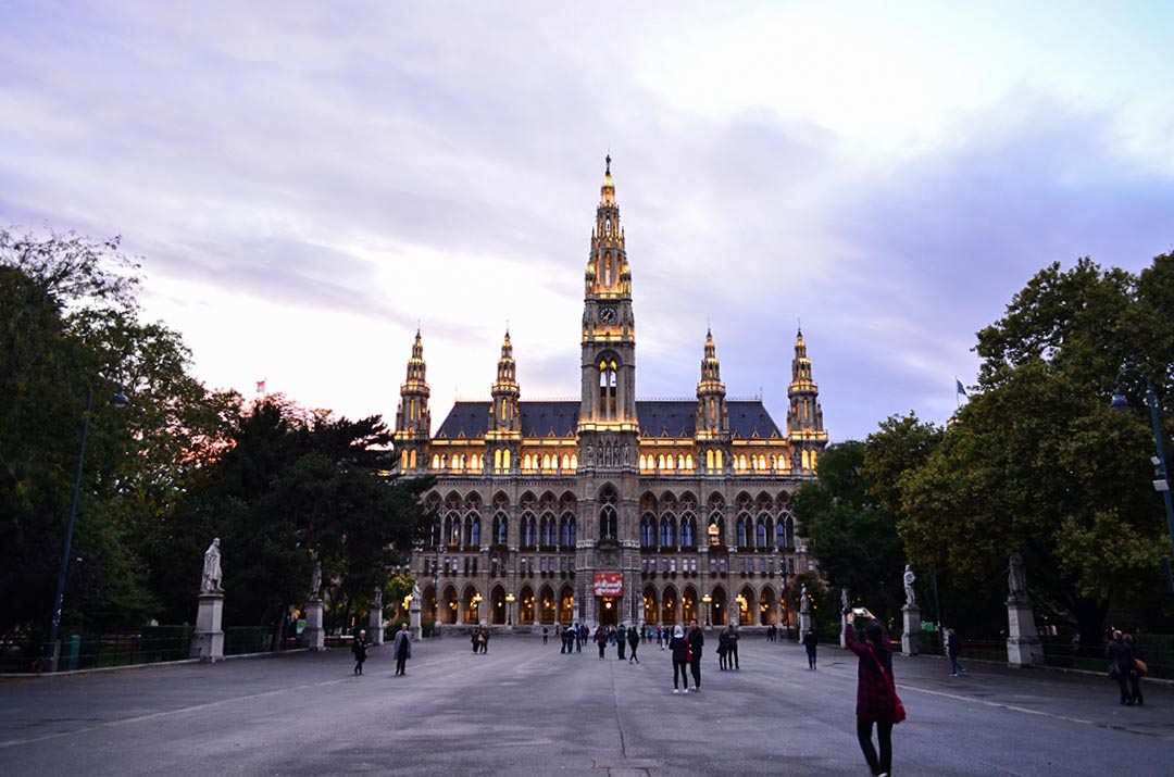 things to do in vienna rathaus cityhall townhall