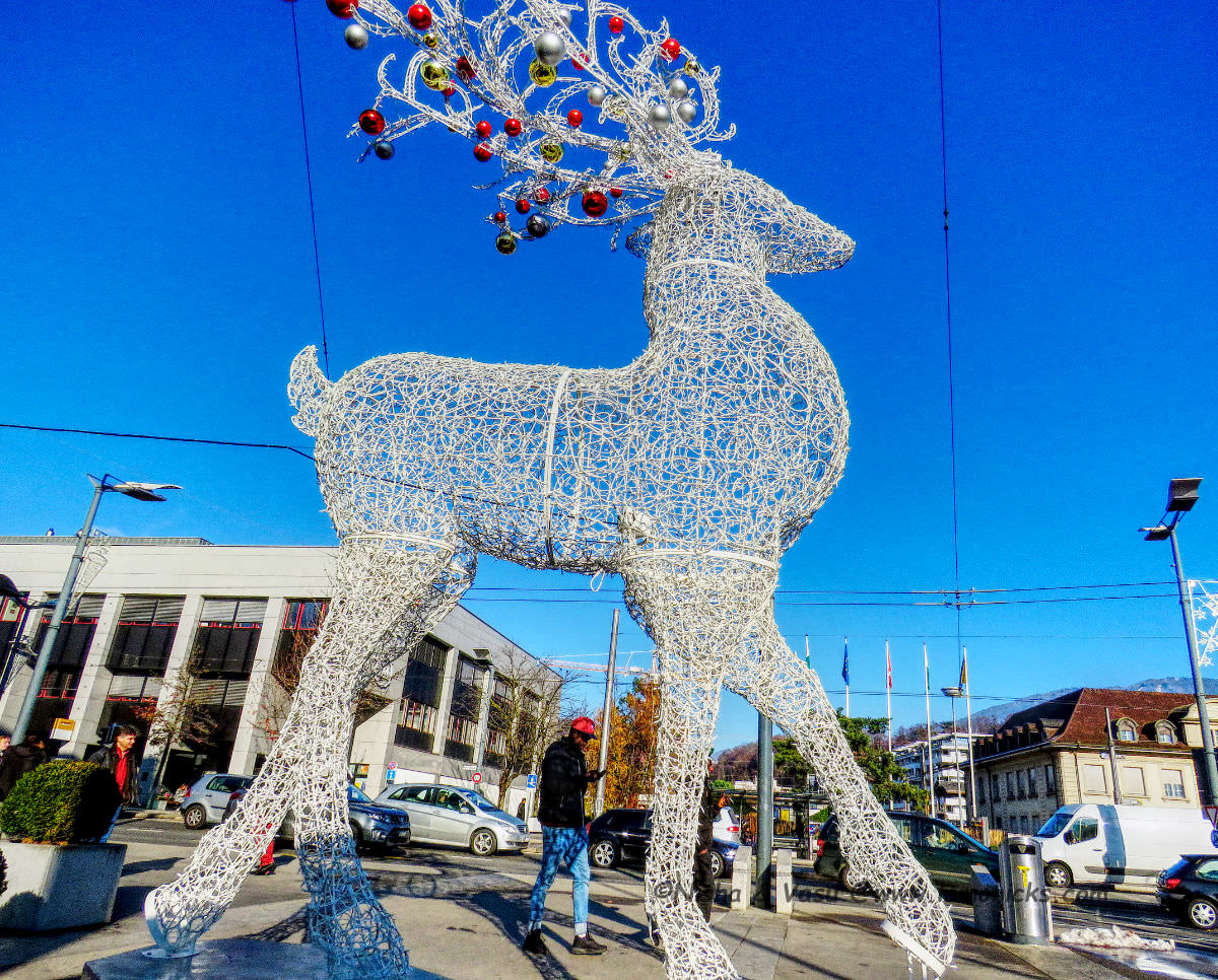 Ultimate Places To Celebrate Christmas In Switzerland Le Monde The Poetic Travels